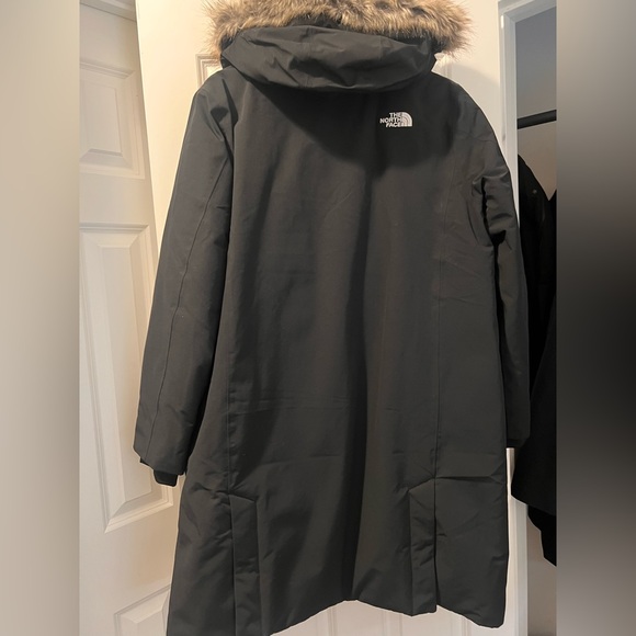 The North Face Black Artic premium Parka - Picture 13 of 13